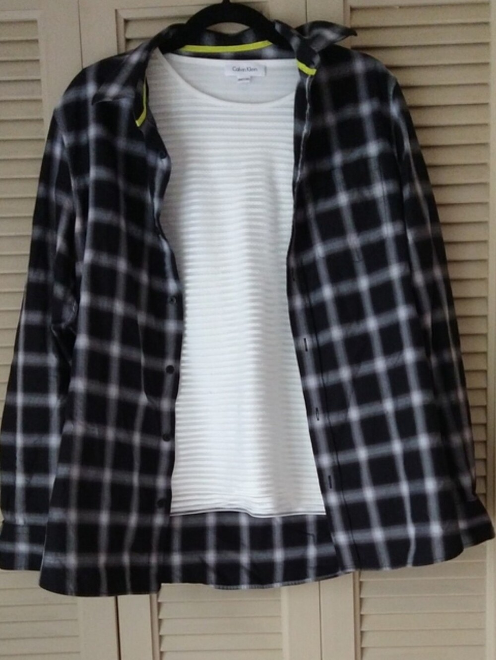 Calvin Klein bundle ♣️Plaid L-S Button-Down Shirt+Lace White Strip T-shirt